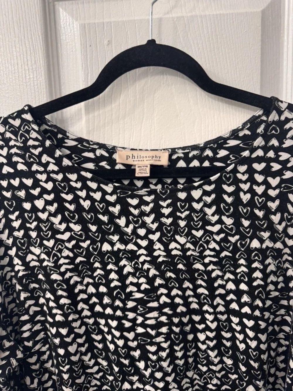 Philosophy Black and White Heart-Pattern Tunic Top - Picture 6 of 11